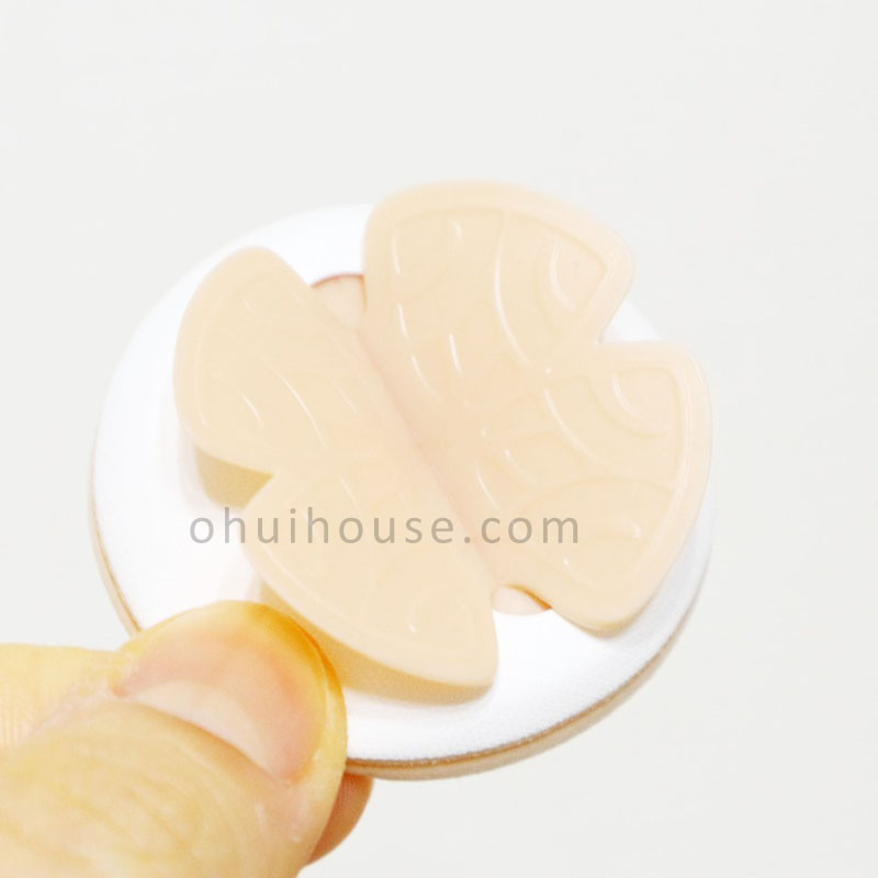 Bông phấn hình cánh bướm độc đáo của bộ trang điểm Ohui Day Shield Smart Pumping Foundation Cushion